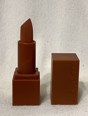 HUDABEAUTY POWER BULLET LIPSTICK INTERVIEW 0.9G