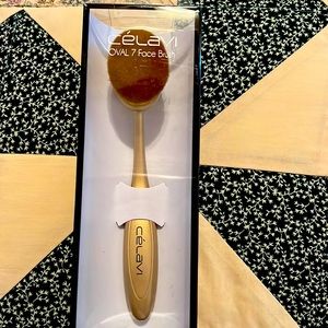 CELAVI OVAL 7 FACE BRUSH